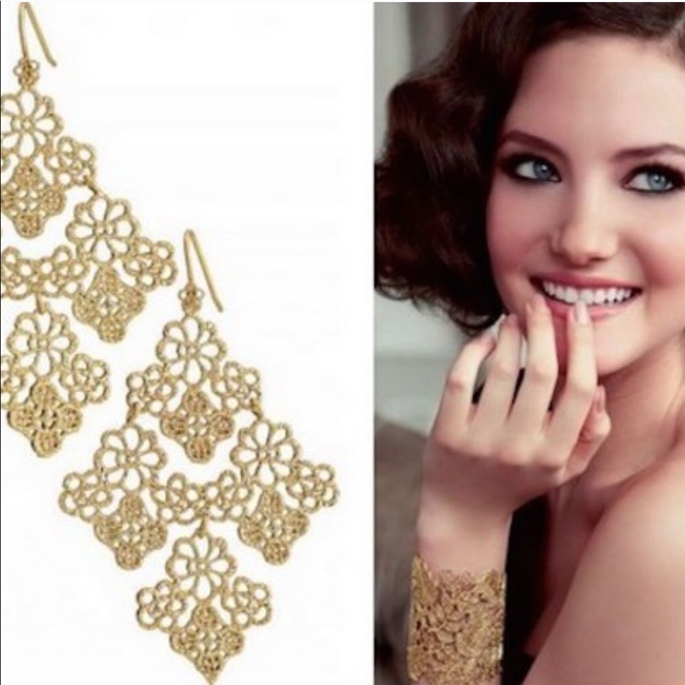 :: Stella & Dot [GOLD] Chantilly Lace Earrings - Picture 5 of 14